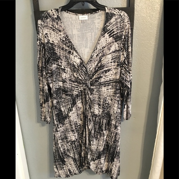 Avenue Dresses & Skirts - Avenue Black and White Dress